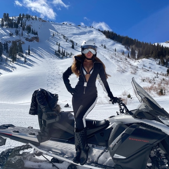 Meet your Posher, Valeria - Picture 2 of 5